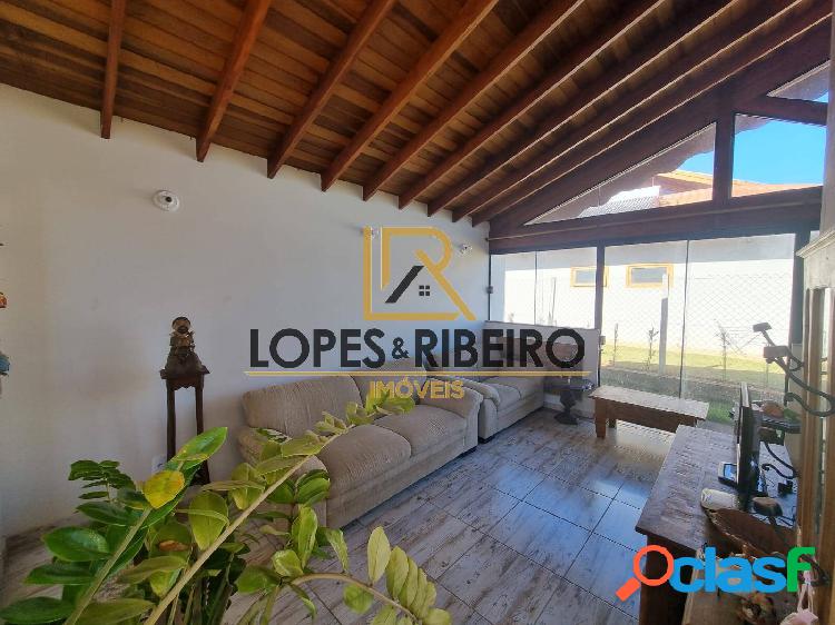 Casa em condomínio fechado com 1000 m² terreno!