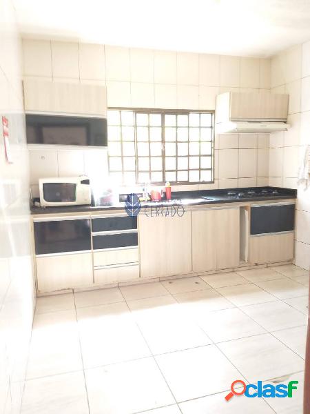 Casa no Residencial Portal do Cerrado com Garagem para 5