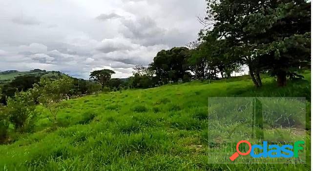 Chácara em Extrema/MG, 4.000m², frente para montanha,