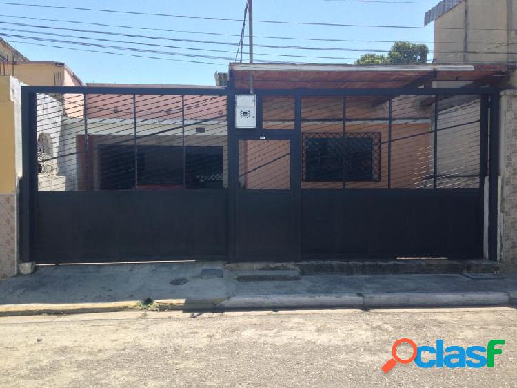 Casa amplia en San Blas 206 mtrs