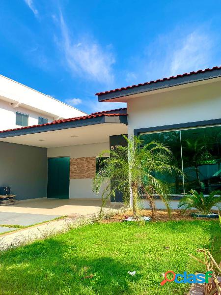 Linda casa localizada no Residencial Condomínio de Luxo