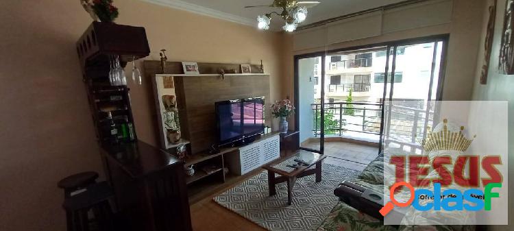 Apartamento na praia da Enseada região do Aquários.