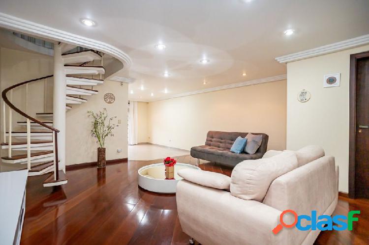 Casa com 3 quartos, 235m², à venda em Curitiba,