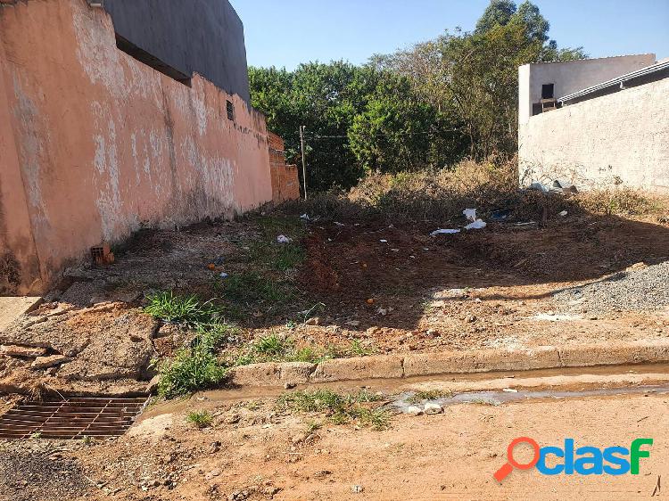 Terreno de 218 m² no Jardim dos Ipês