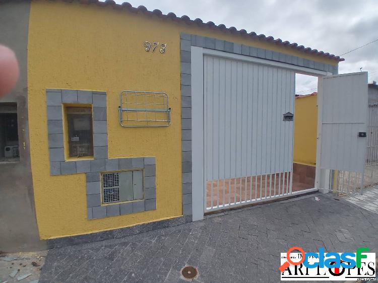 Casa nova em terreno grande-Espaço para piscina-Vila