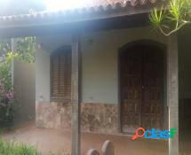 CASA À VENDA COM 3 QUARTOS E 2 SUÍTES