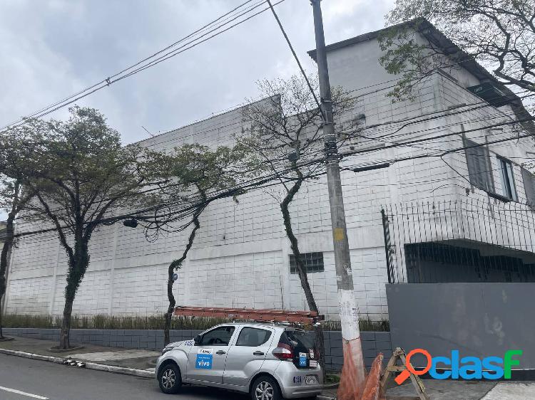 Galpão de 2.021 m² Locação e Venda em Barueri-SP