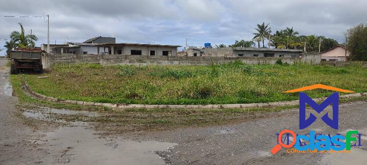 2 lotes de 250m² a venda, um de esquina e o outro ao lado