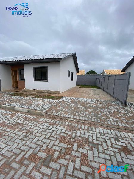 LINDAS CASAS PRONTAS COM BOM ESPAÇO DE TERRENO FINANCIE USE