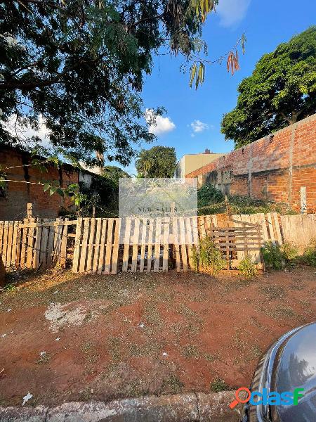 Lote de 495 m² plano muito bem localizado no Jardim