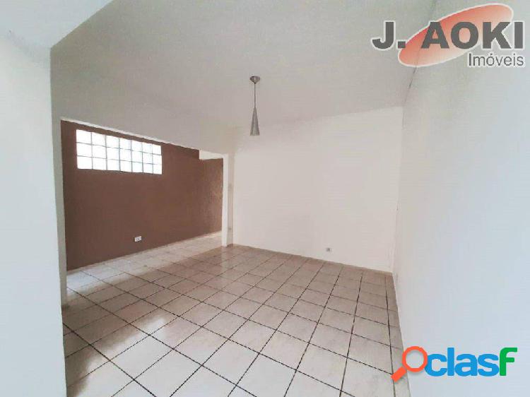 Sobrado para aluguel possui 140 m² com 2 quartos em