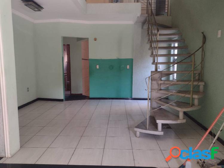 Sobrado com 3 quartos no Jardim Wanel Ville V