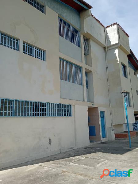 Apartamento en Venta. Av Andres Bello Conjunto Residencial