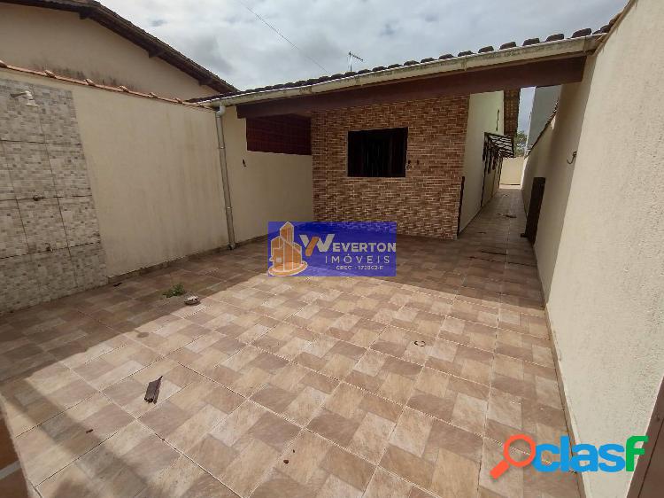 Casa 2dorm.(1suíte) R$2380.000,00 em Mongaguá na Weverton