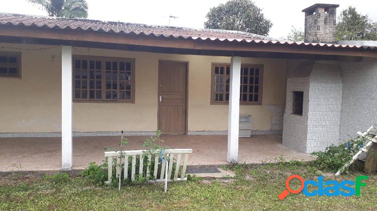 Casa com amplo terreno á venda em Guaratuba-PR