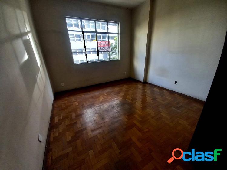 Apartamento à venda, 02 quartos com Varanda.