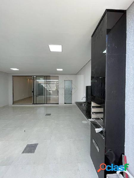 Linda casa com três quartos sendo no Setor Jardim Itaipu