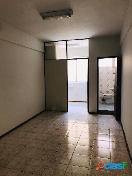 SALA à venda.