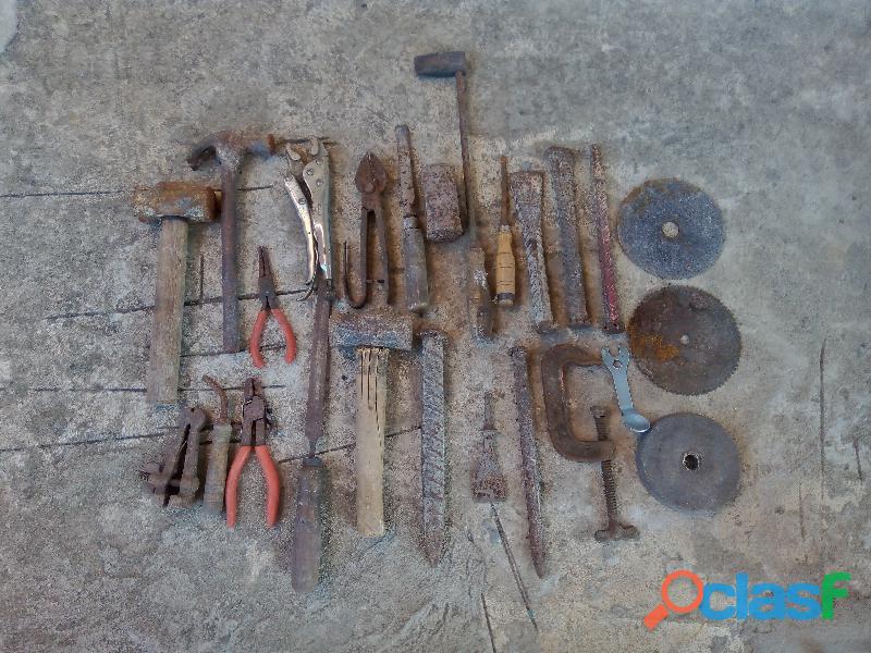 lote de ferramentas usadas para construção