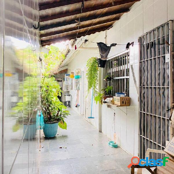 Casa espaçosa com quintal 95m² na Vila Mirim Praia Grande