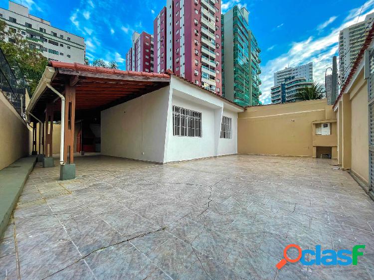 Casa térrea no Canto do Forte - Residencial/Comercial