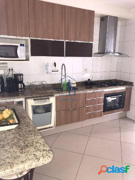 Sobrado Reformado, 124m² amplo com 4 vagas em Vila