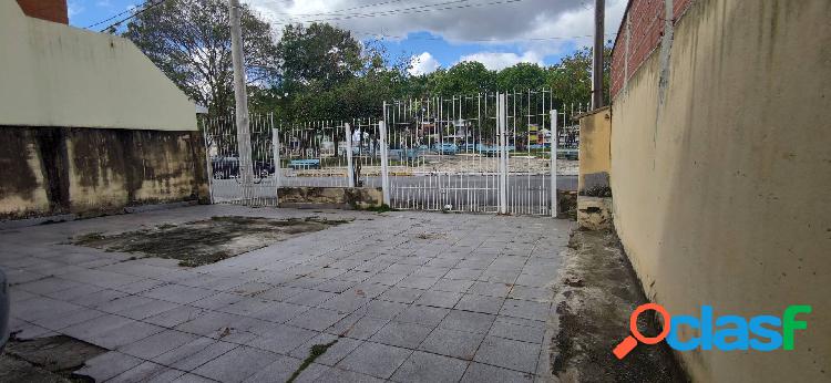 Casa em Roseira Nova na Praça João Paulo II