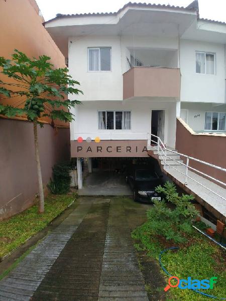 Sobrado à Venda com 02 dormitórios, no bairro Jardim