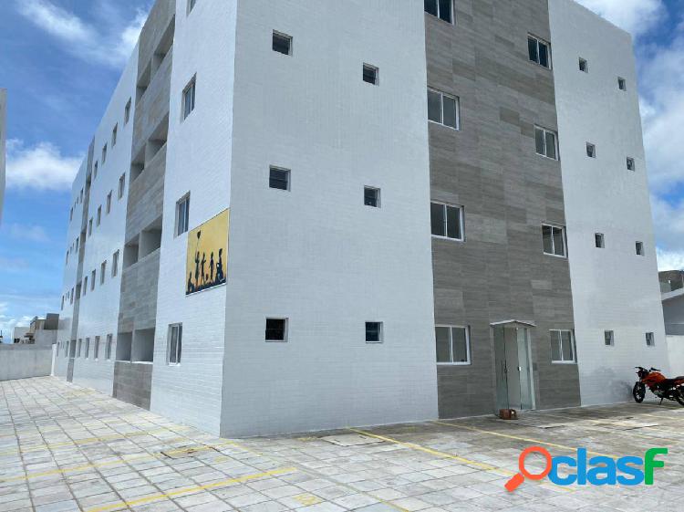 Apartamento com 02 quartos no Bairro de Mangabeira