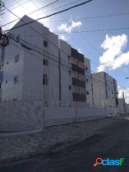 Apartamento com 02 quartos no Bairro do José Américo