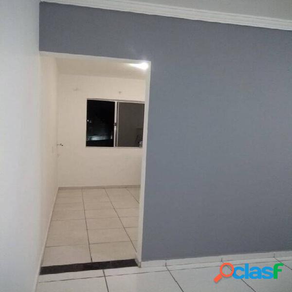 Apartamento com 2 dormitórios para alugar, 57 m² por R$