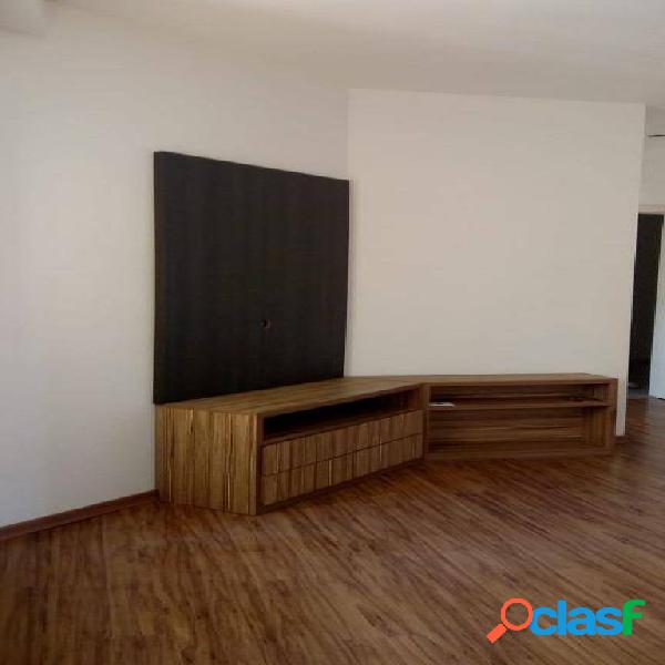 Apartamento com 2 dormitórios à venda, 67 m² por R$