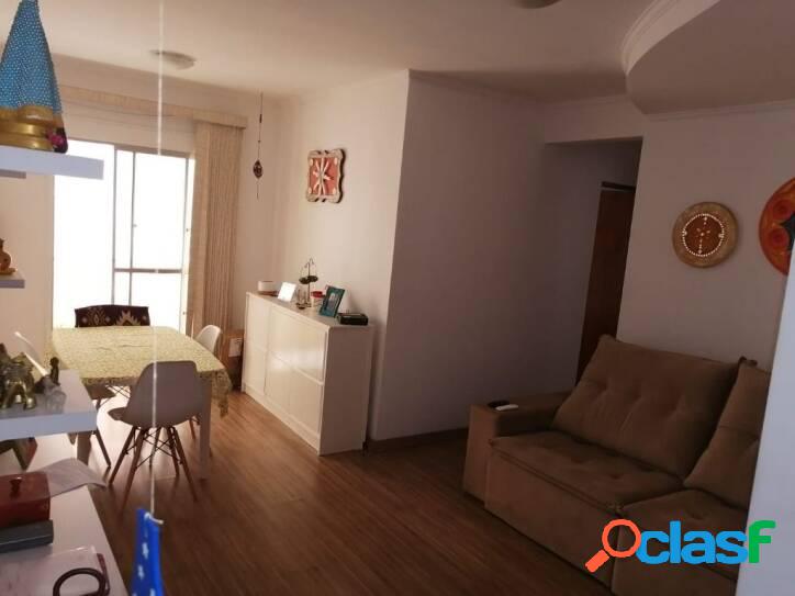 Apartamento com 3 dormitórios à venda, 81 m² por R$