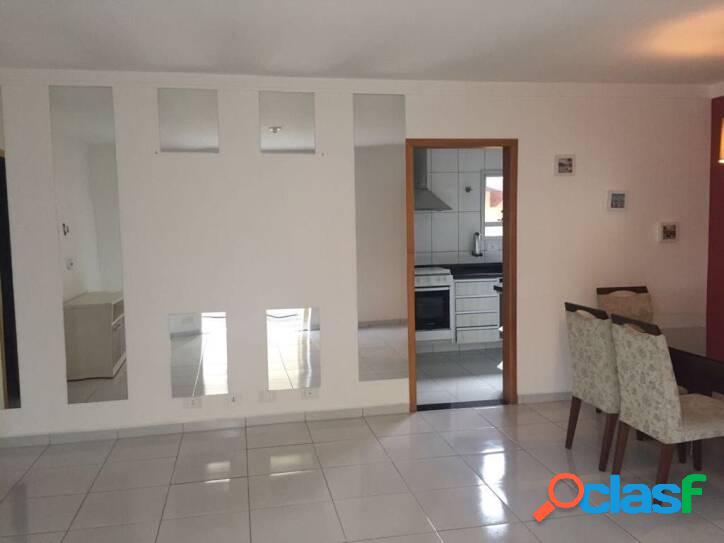 Apartamento com 3 dormitórios à venda, 83 m² por R$