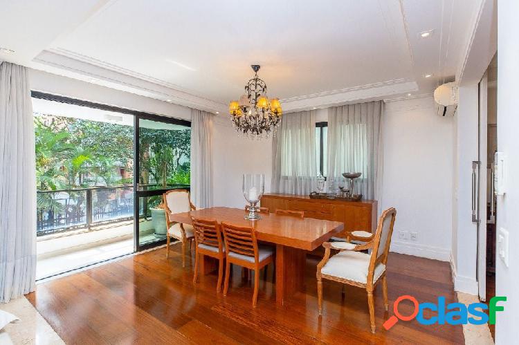 Apartamento com 3 quartos, 235,62m², à venda