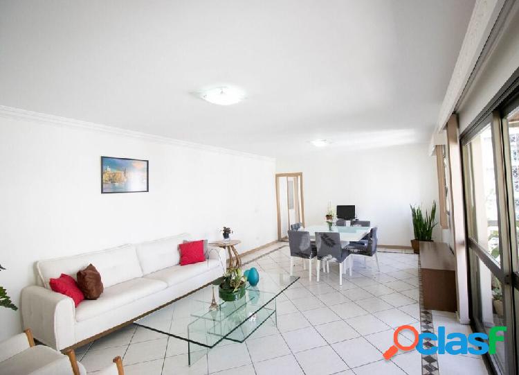 Apartamento com 4 quartos, 161m², à venda