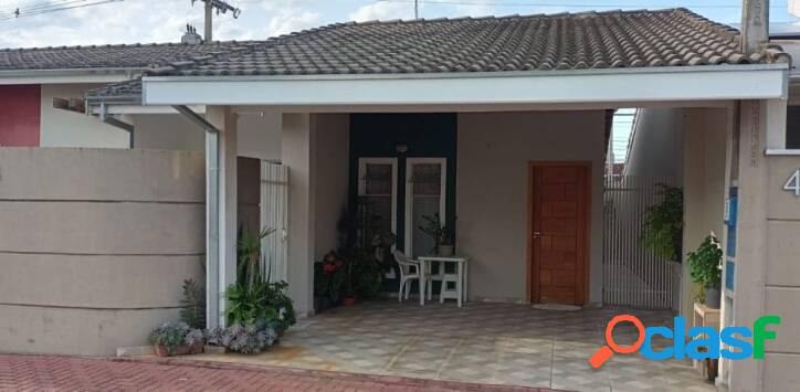 Casa com 2 dormitórios à venda, 102 m² por R$ 320.000 -