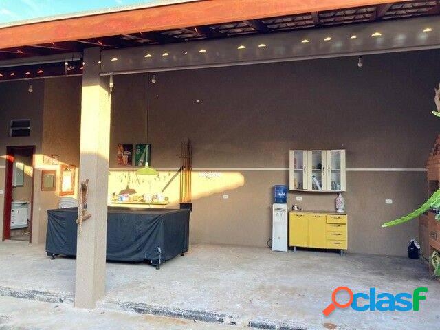Casa com 2 dormitórios à venda, 175 m² por R$ 425.000 -