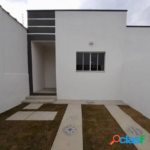 Casa com 2 dormitórios à venda, 67 m² por R$ 280.000 -