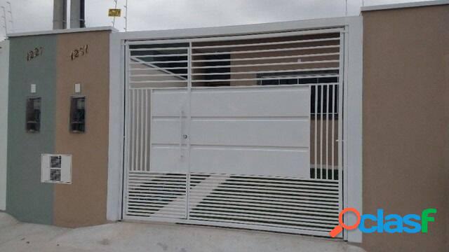 Casa com 2 dormitórios à venda, 70 m² por R$ 265.000 -