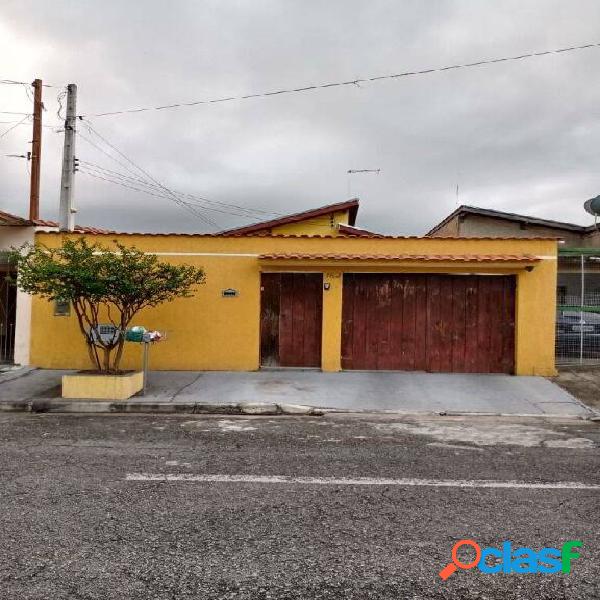 Casa com 3 dormitórios à venda, 134 m² por R$ 400.000,00