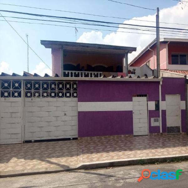 Casa com 3 dormitórios à venda, 150 m² por R$ 300.000 -