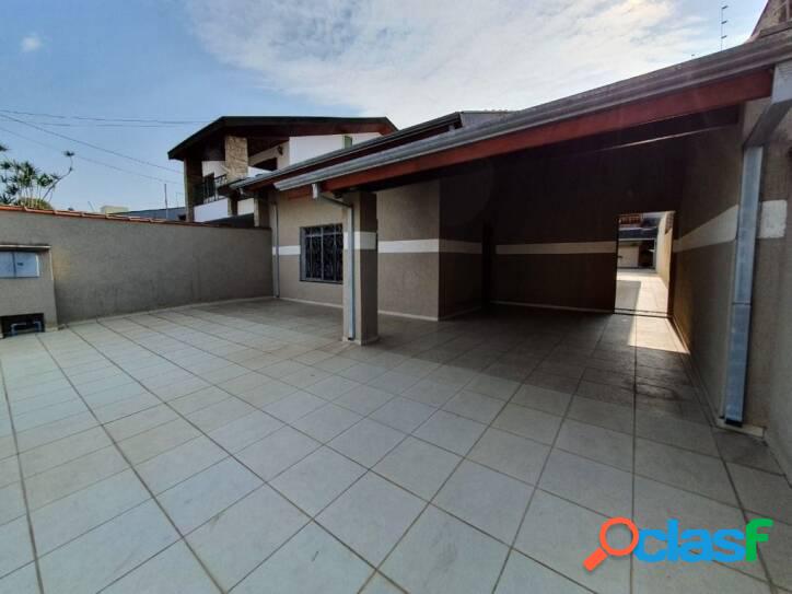 Casa com 3 dormitórios à venda, 156 m² por R$ 550.000 -