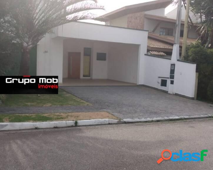 Casa com 3 dormitórios à venda, 192 m² por R$ 820.000,00