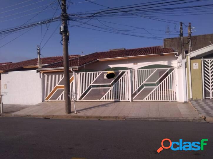 Casa com 3 dormitórios à venda, 200 m² por R$ 550.000,00