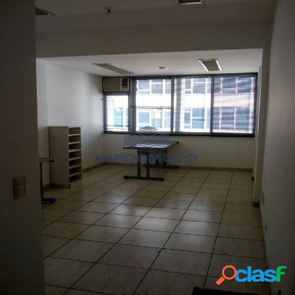 Sala Comercial 50 m² para Locação na Rua Sete de