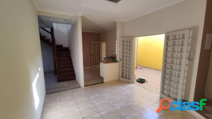 Sobrado com 2 dormitórios à venda, 159 m² por R$ 400.000