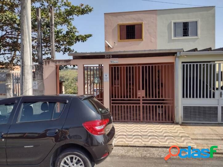 Sobrado com 3 dormitórios à venda, 120 m² por R$ 230.000