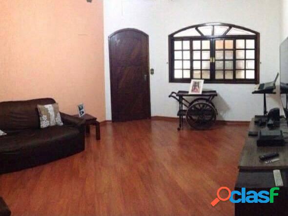 Sobrado com 3 dormitórios à venda, 130 m² por R$