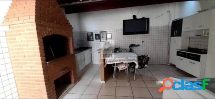 Sobrado com 3 dormitórios à venda, 144 m² por R$